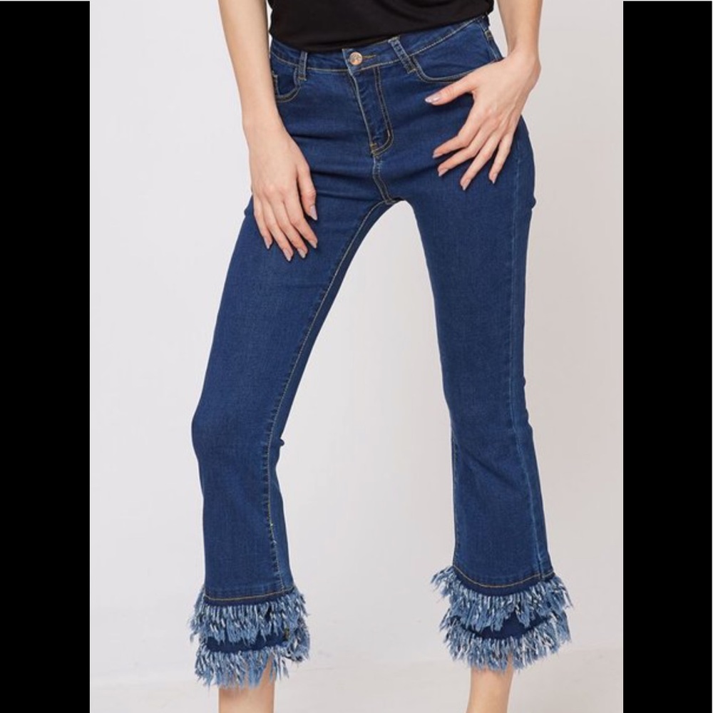 🌟SALE🌟Frayed Hem Capri - Picture 4 of 7
